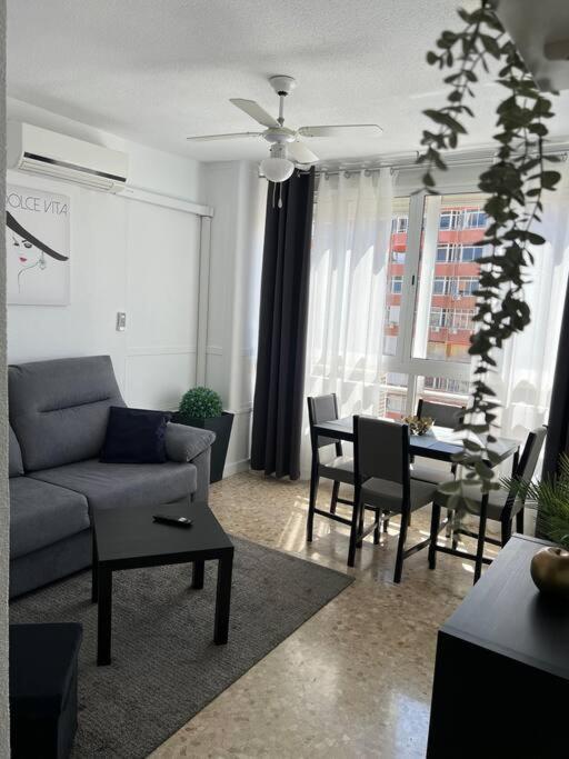 Apartments In Center ตอร์เรโมลิโนส ภายนอก รูปภาพ