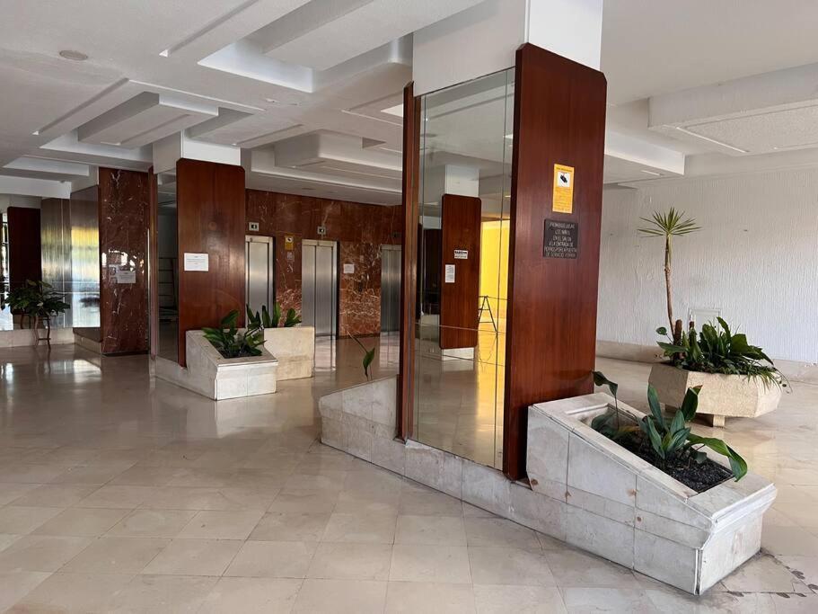 Apartments In Center ตอร์เรโมลิโนส ภายนอก รูปภาพ