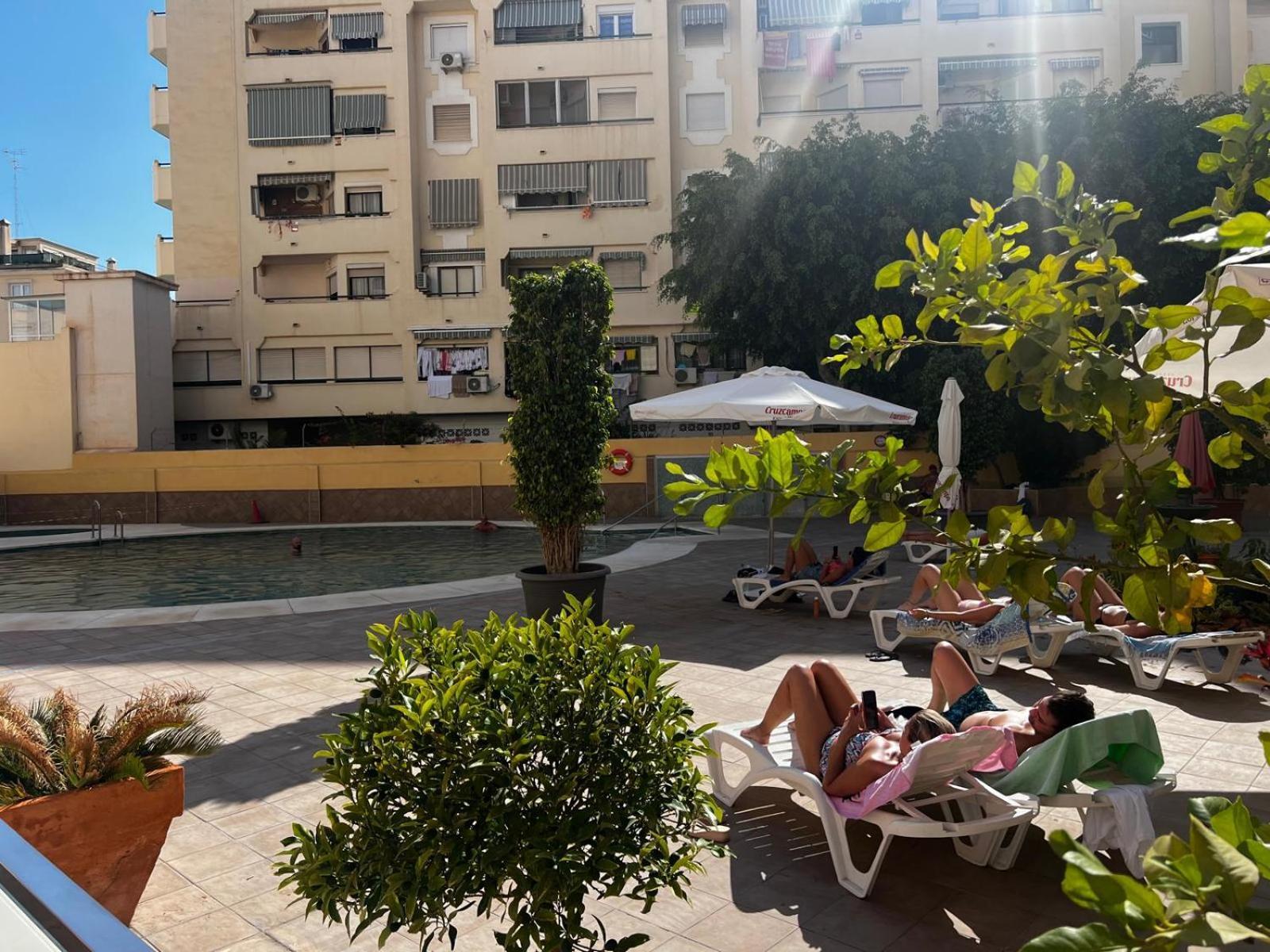 Apartments In Center ตอร์เรโมลิโนส ภายนอก รูปภาพ